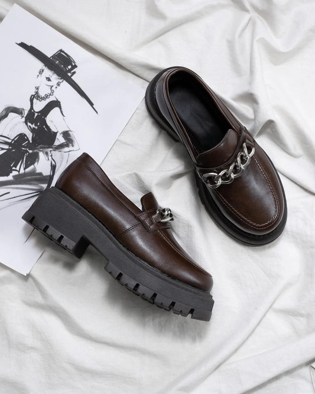 Back To School Minimal Chain Brown Shoe